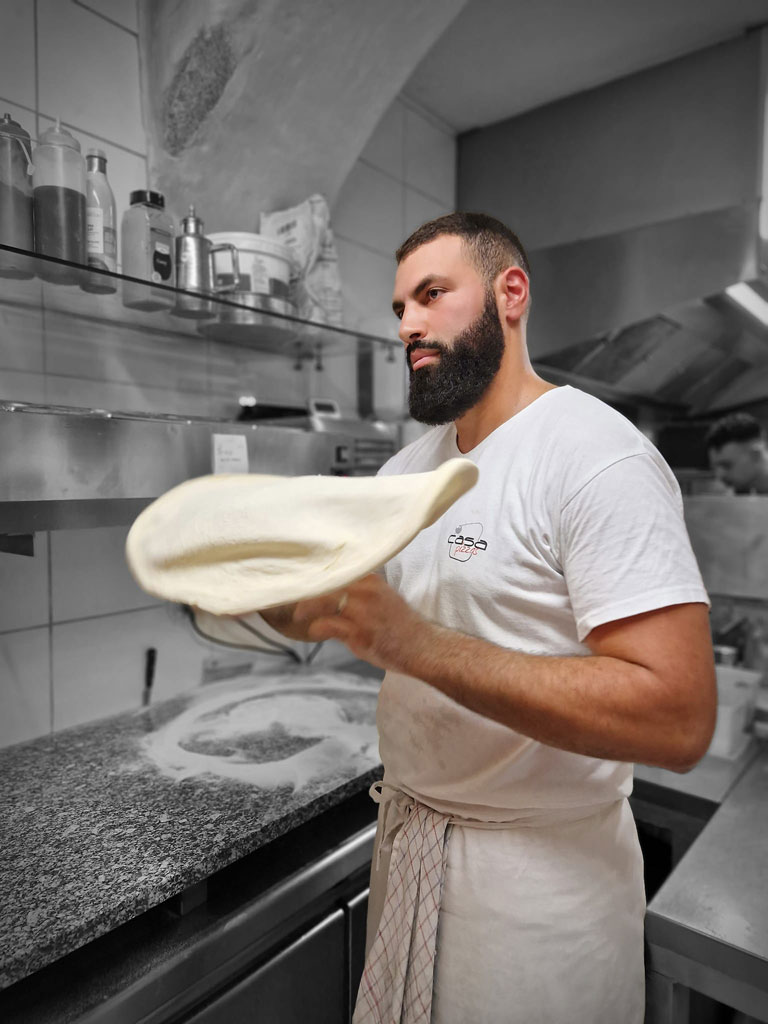 Karim Fathi, chef de la pizzeria Casa Pizza de Die
